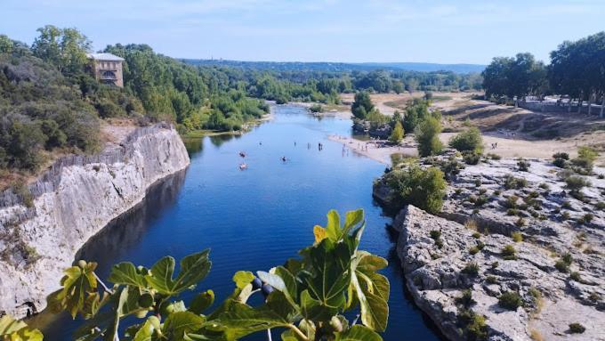 Au Mazet Du Parc Lédenon Exterior foto